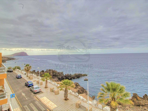 Discover a stunning 78m² apartment in Los AbrigosTenerife with ocean views, a terrace .Perfect for a serene coastal lifestyle
