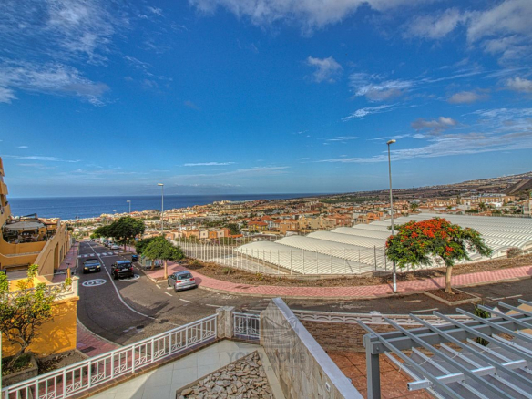 Villa for Sale in Costa Adeje, Tenerife South Discover a stunning villa for sale in Roque del Conde, Costa Adeje. Featuring 3 bedrooms, 3 bathrooms, gym, terraces, and breathtaking views.