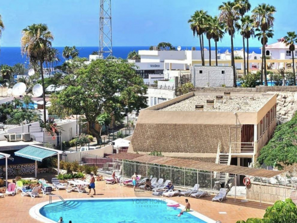 3-Bedroom Apartment for Sale in Costa Adeje – Modern Living with Ocean Views Discover a fully renovated 3-bedroom apartment for sale in Costa Adeje, Tenerife. Features include ocean views, solar panels, and a prime location in Playa Azul complex.