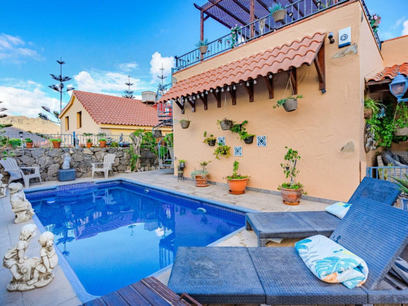 Detached Villa for Sale in Aldea Blanca, Tenerife – Private Pool & Sea Views Discover a 3-bedroom detached villa in Aldea Blanca, Tenerife. Features a private pool, roof terrace, and stunning sea views. Perfect for living or investment.