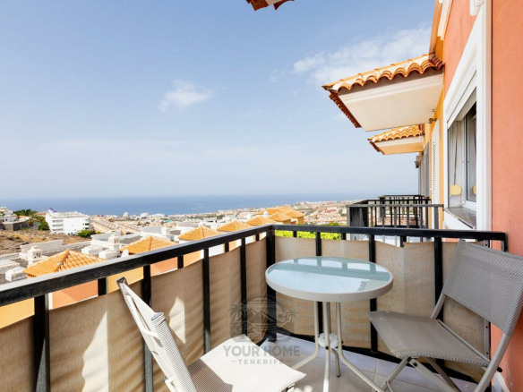 2-Bedroom Duplex for Sale in Costa Adeje – Ocean Views & Private Garage Explore a stunning 2-bedroom duplex in Costa Adeje, featuring terraces with ocean views, a private garage, and access to a communal pool. Perfect for living or investing.